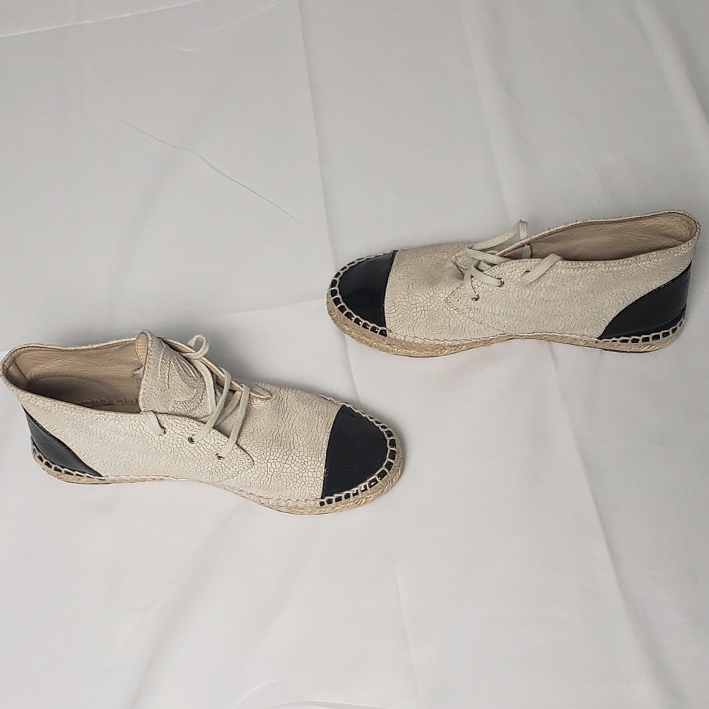 Chanel Embossed high top Espadrille - Picture 4 of 9